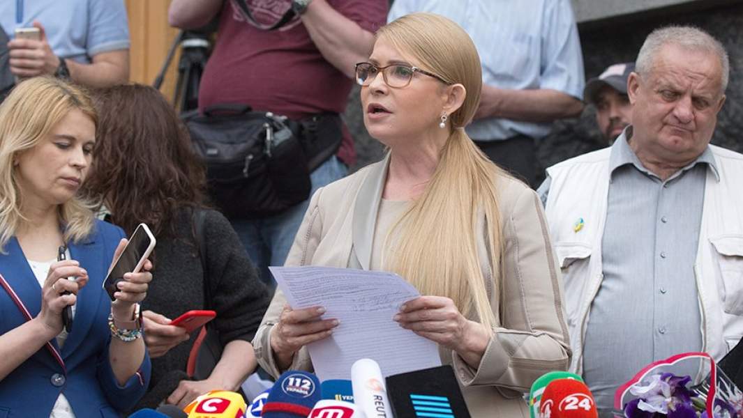 Лидер партии «Батькивщина» Юлия Тимошенко во время брифинга по результатам встречи с президентом Украины Владимиром Зеленским, посвященной роспуску Верховной рады Украины