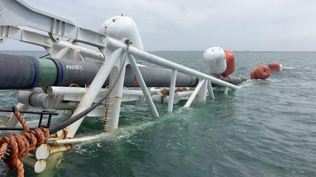 Работы по укладке труб в рамках проекта газопровода из США в Мексику Sur de Texas 