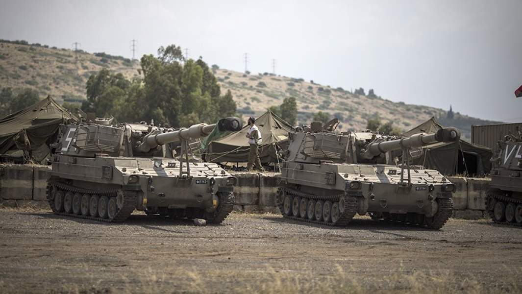 Израильские самоходные орудия на Голанских высотах