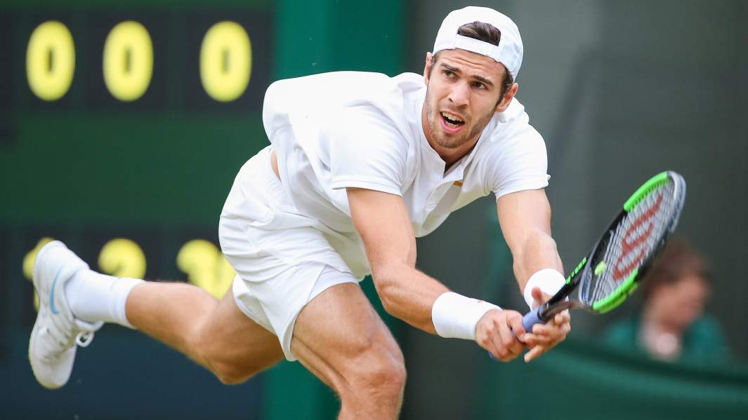 Карен Хачанов в матче с Новаком Джоковичем. Уимблдон 9 июля 2018