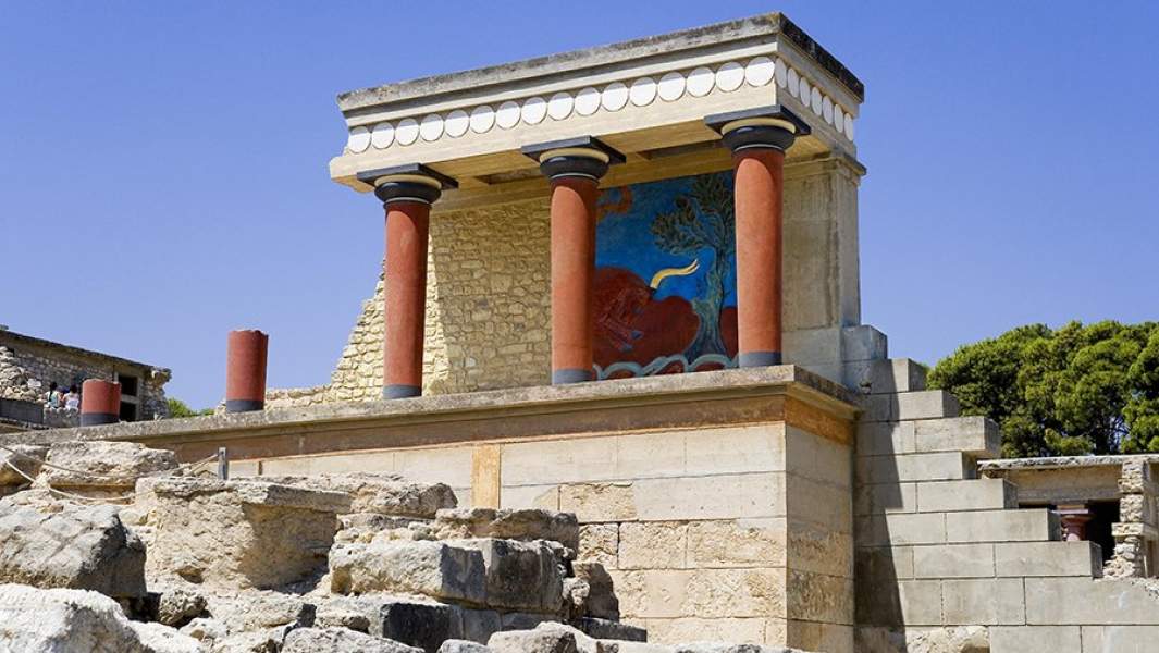 Кносский дворец в древнем городе Кносс на острове Крит