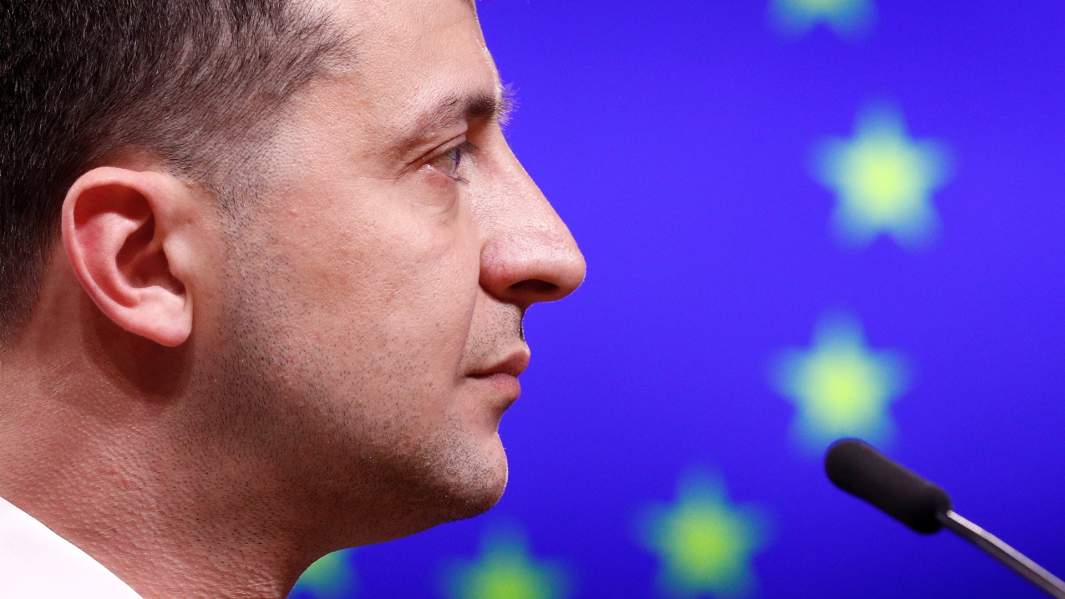 Президент Украины Владимир Зеленский во время пресс-конференции в Брюсселе