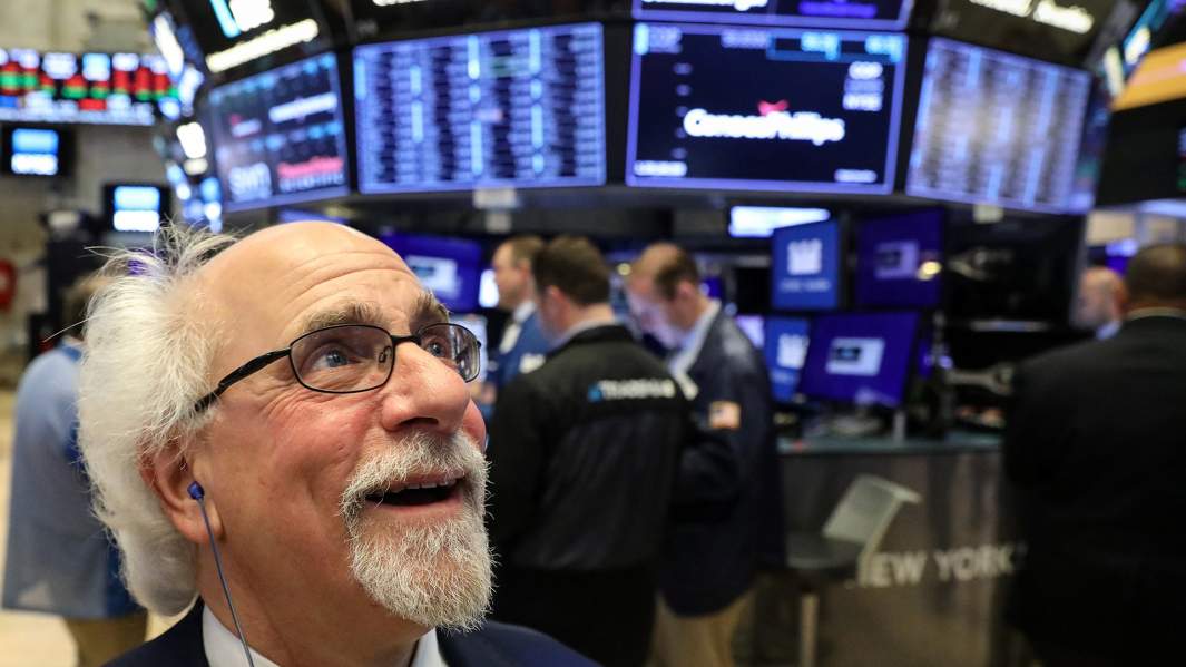 трейдер во время работы на финансовом рынке