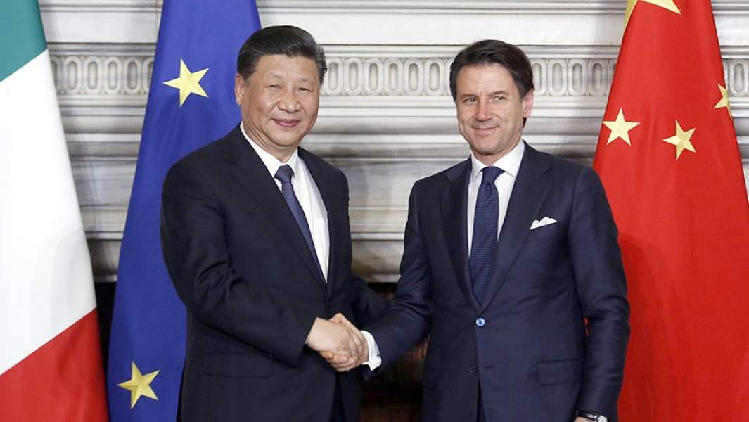 Председатель КНР Си Цзиньпин и премьер-министр Италии Джузеппе Конте на встрече в Вилле Мадама в Риме. 23 марта 2019 года