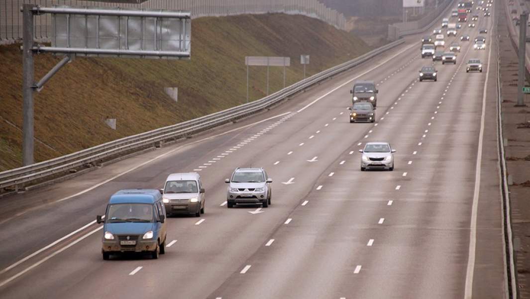 Один из участков трассы М-9 «Балтия» в Подмосковье