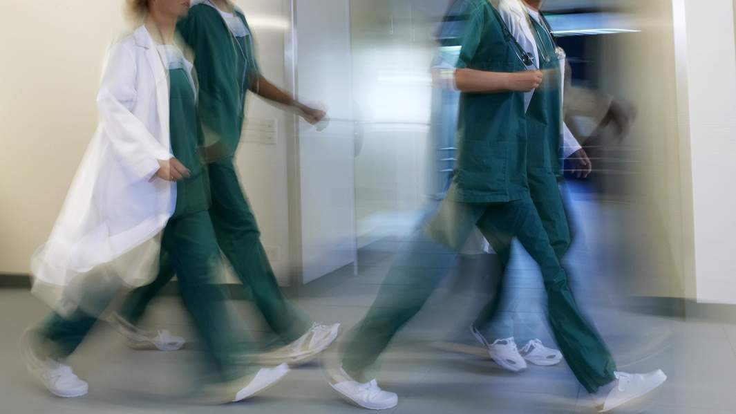 медицинские работники