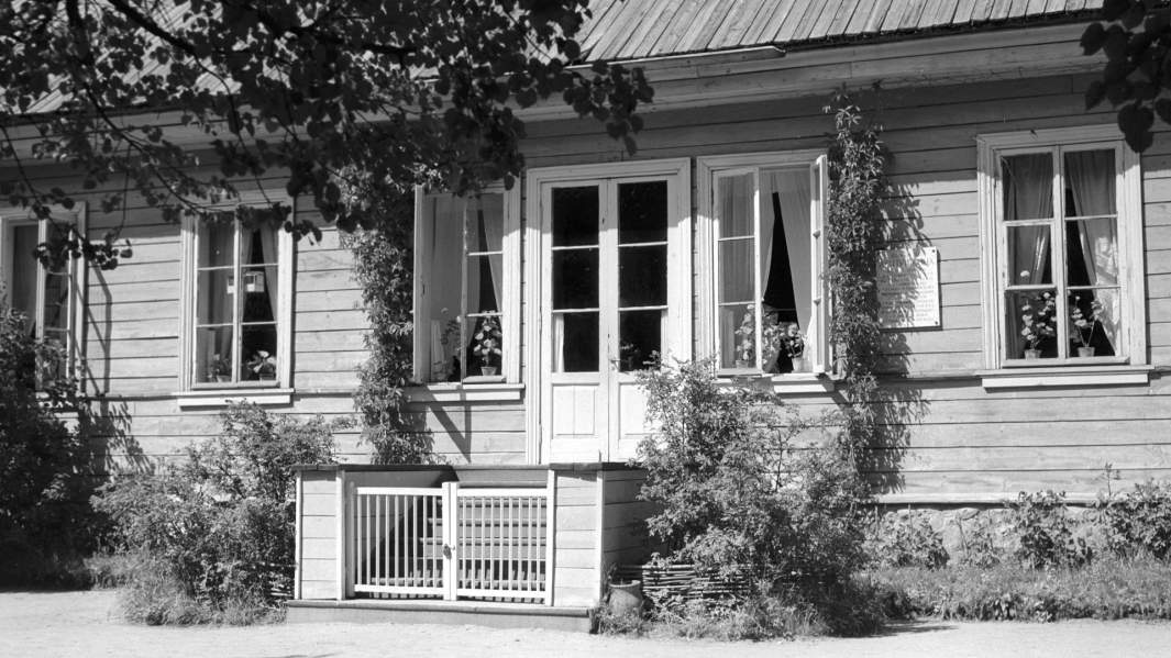 Дом поэта Александра Сергеевича Пушкина в селе Михайловское