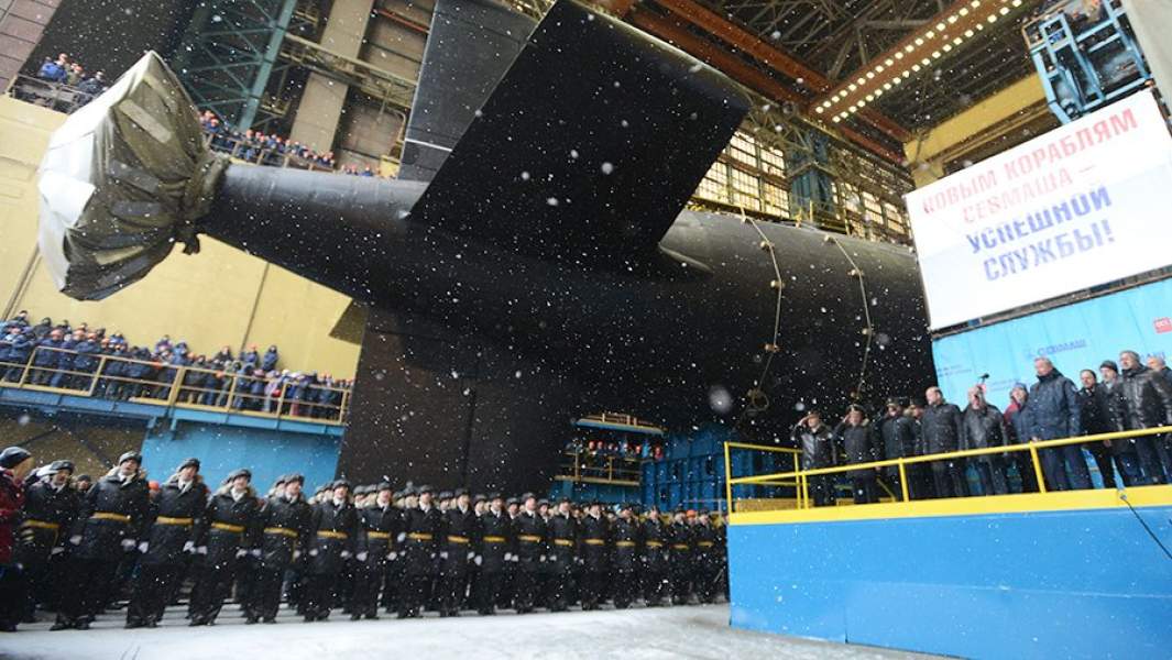 Торжественная церемония спуска на воду атомной подводной лодки проекта «Ясень» К-561 «Казань» в Северодвинске. 31 марта 2017 года