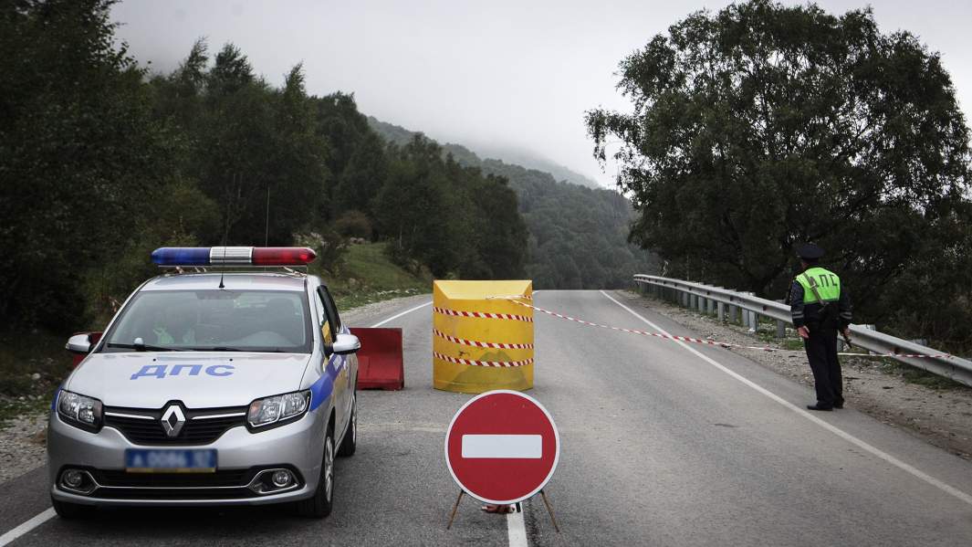 автомобиль ДПС в горах