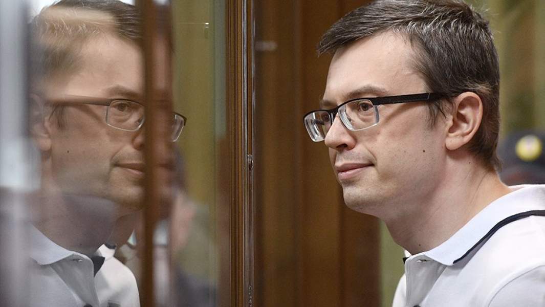 Бывший первый заместитель руководителя столичного главка СК России Денис Никандров, обвиняемый в получении взятки, во время оглашения приговора в Московском городском суде