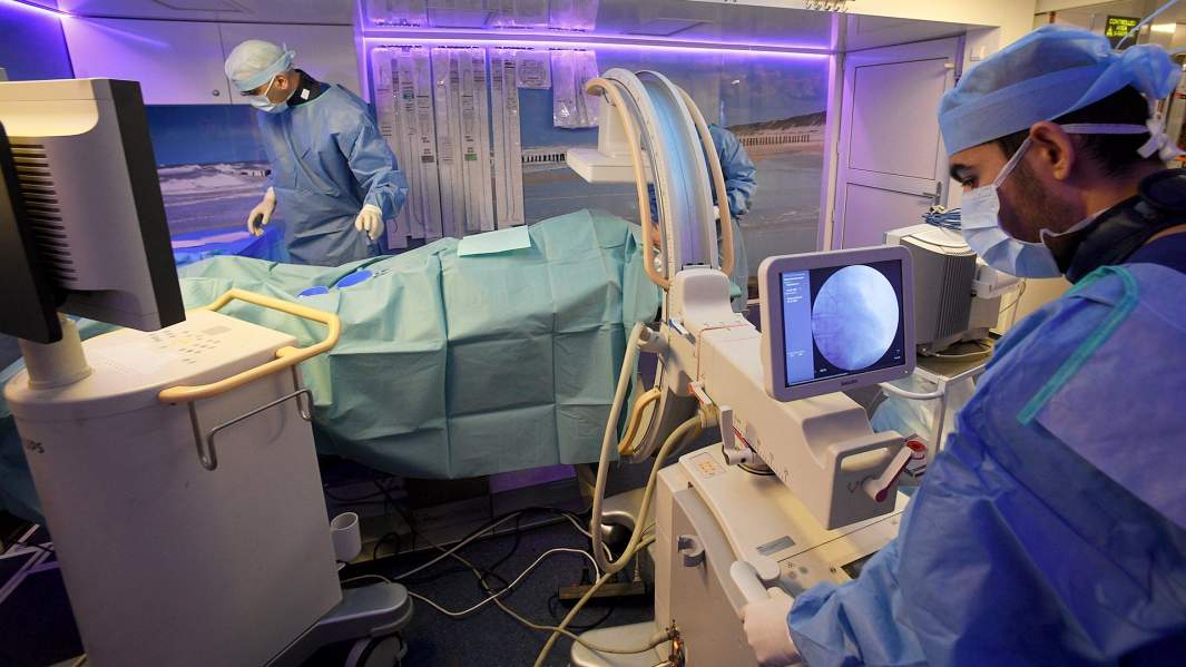 операция врачи