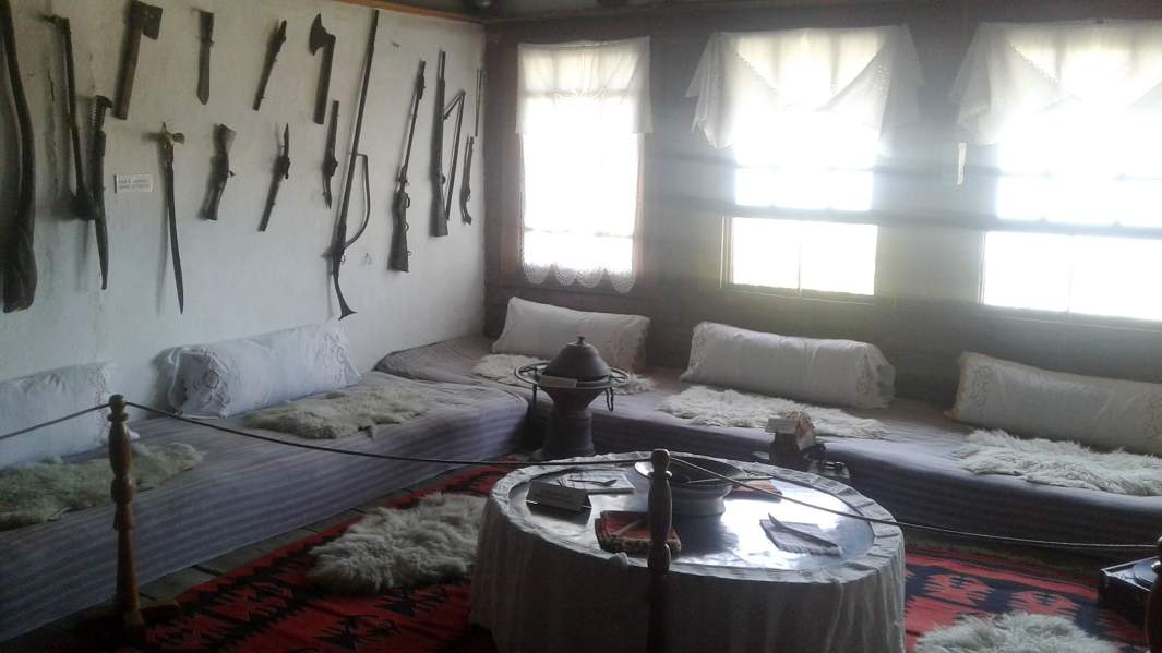 Этнографический музей в Круе, интерьер албанского дома