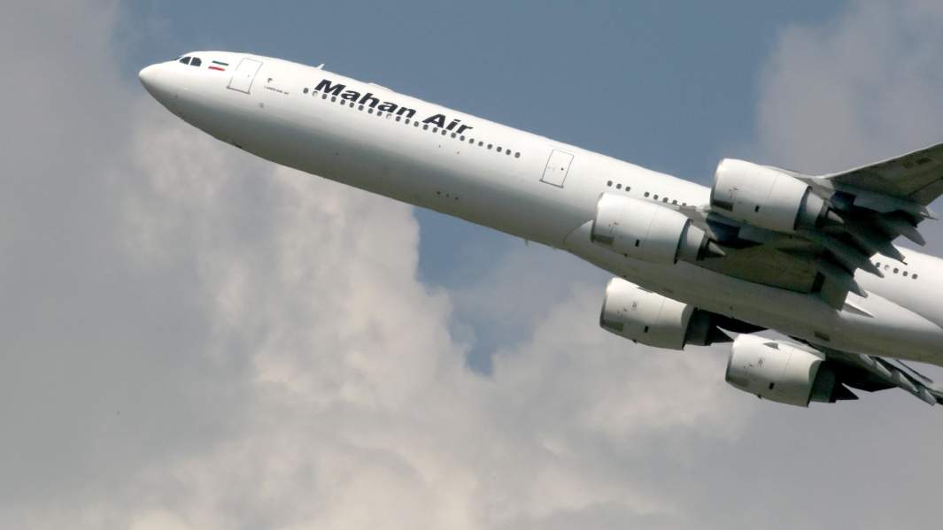 Cамолет авиакомпании Mahan Air Airbus A340-600