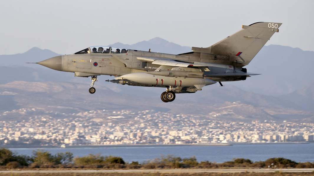 Военная база Акротири на Кипре, самолет Торнадо GR4  Королевских ВВС 