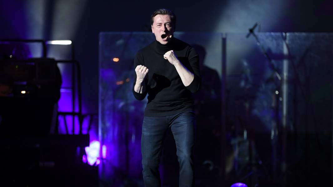 Актер, режиссер-постановщик Московского Губернского театра Сергей Безруков в роли Владимира Высоцкого в спектакле "Высоцкий