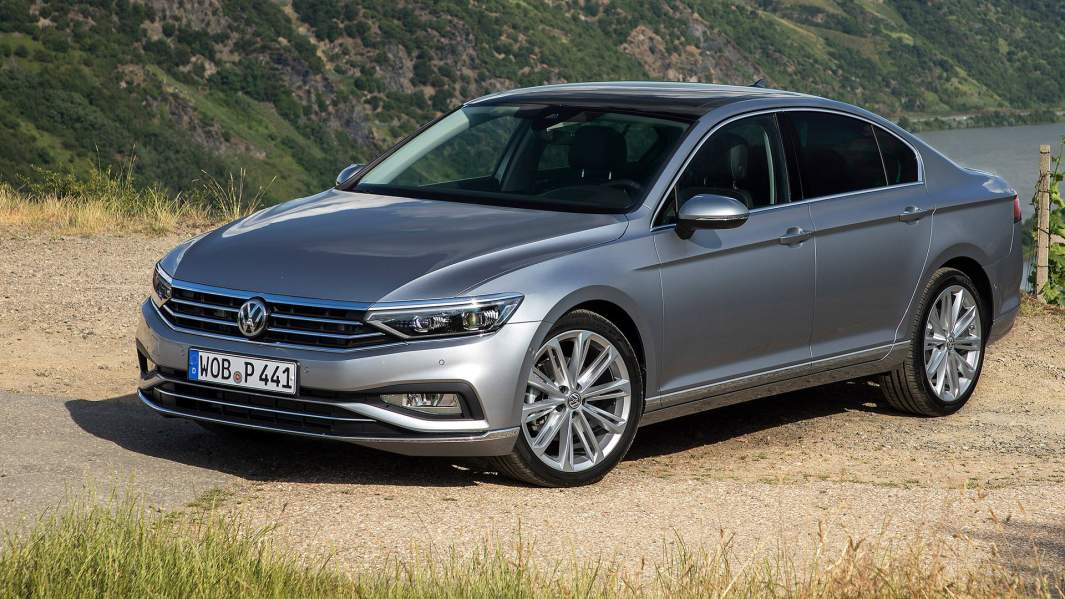 Объем багажника седана — 586 литров