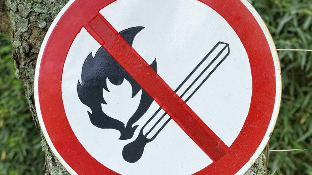 знак не зажигать костер