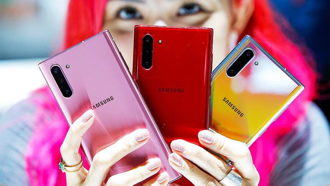 Гибкий смартфон Samsung Infinity Flex: прекрасное будущее с кучей  недостатков