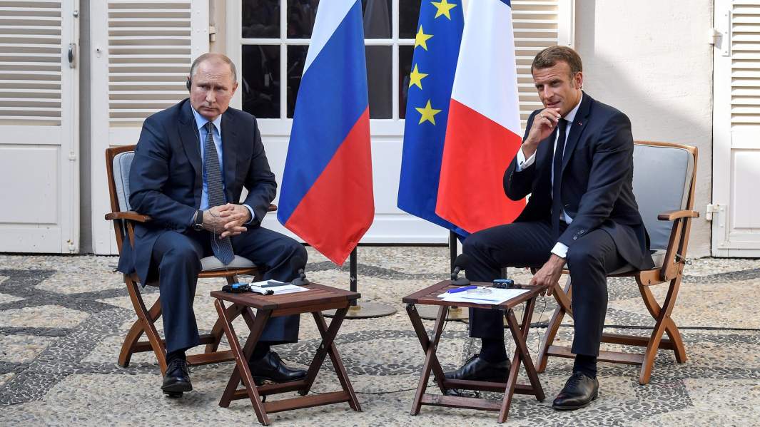 Владимир Путин и Эммануэль Макрон