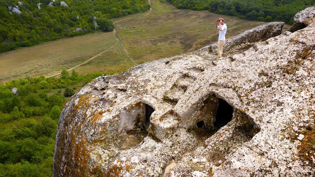 Одна из хижин пещер Эски-Кермен