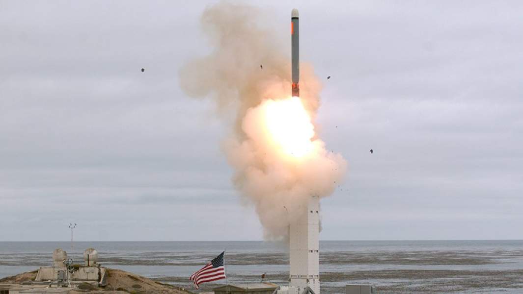 Испытательный запуск американской крылатой ракеты Tomahawk в варианте наземного базирования с полигона на острове Сан-Николас на Тихоокеанском побережье США. 18 августа 2019 года