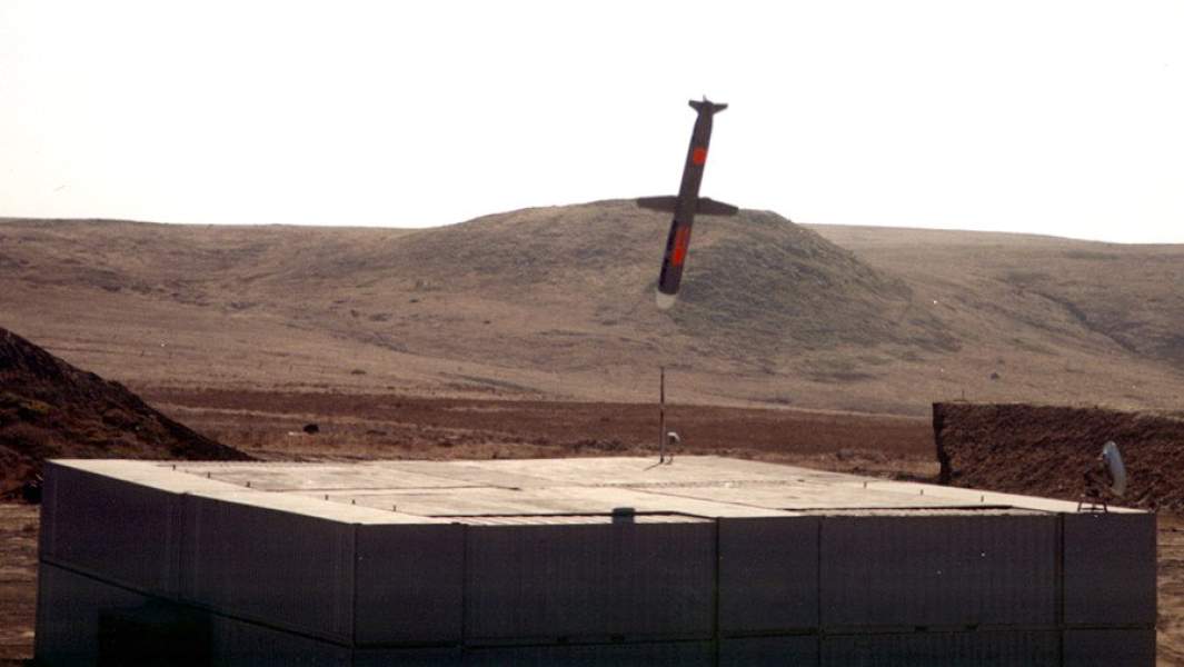 Ракета BGM-109 Tomahawk над учебной целью