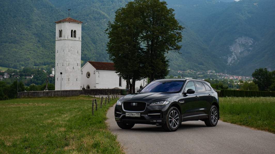 Jaguar F-Pace