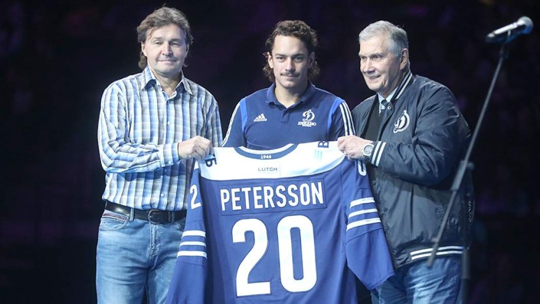 Игрок «Динамо» Андре Петерссон во время представления новых игроков