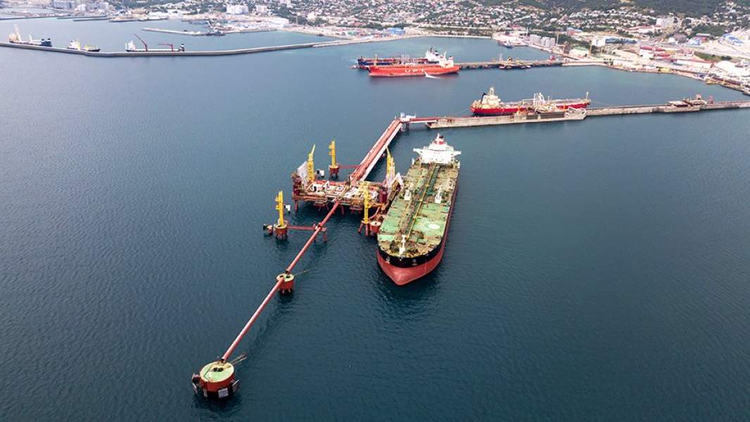 Танкеры у нефтяного терминала «Шесхарис» в Новороссийске