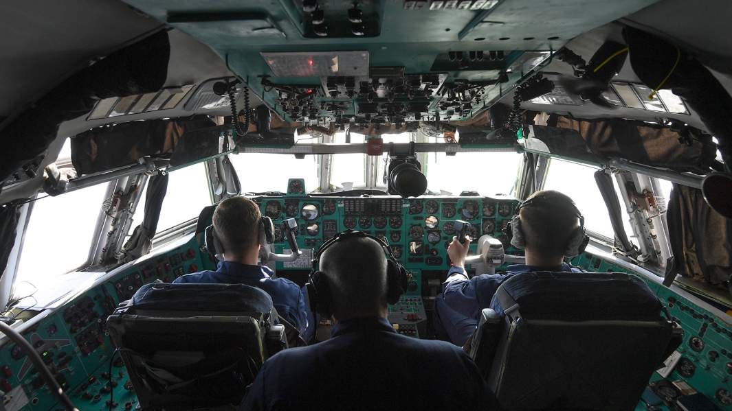 Пилоты самолета Ил-76МД