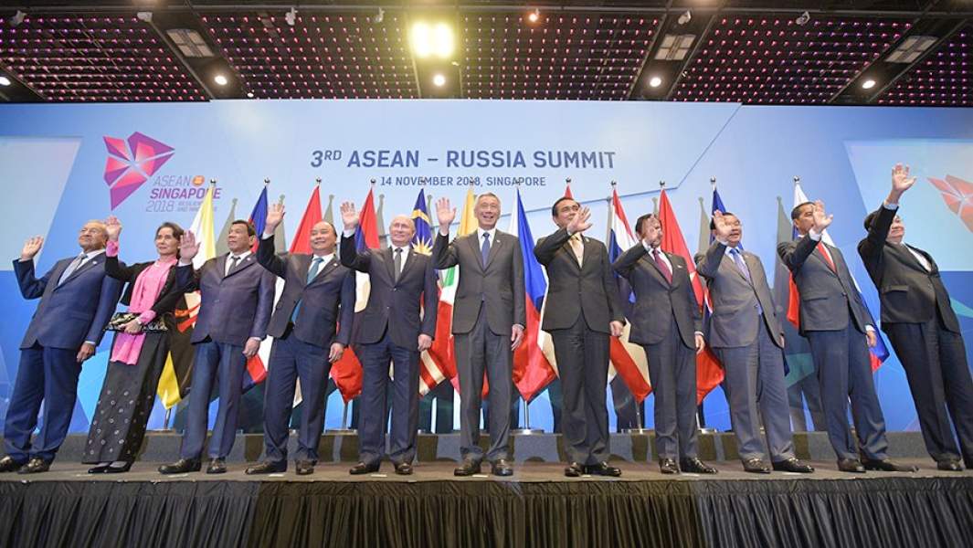 Главы делегаций государств-участников саммита Россия-АСЕАН