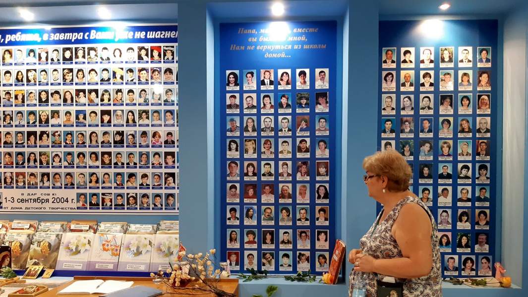 Надежда Цалоева-Гуриева в музеи памяти в новой школе