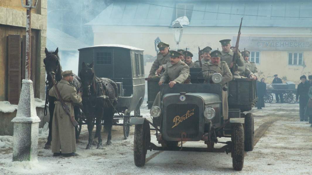 Кадр из многосерийного фильма «Демон революции»