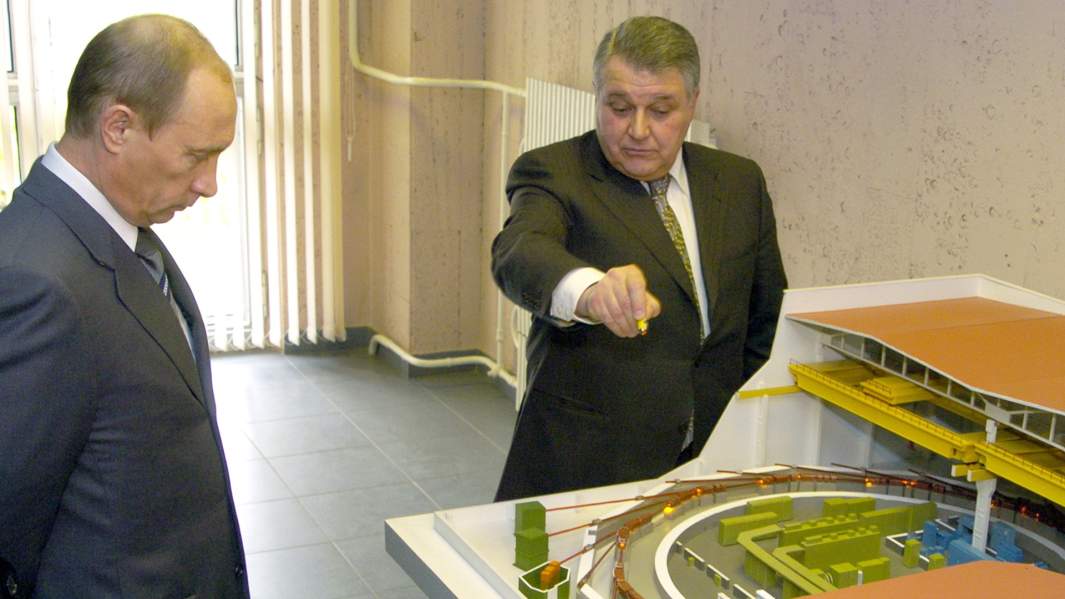 Владимир Путин на синхротроне КИСИ-Курчатов