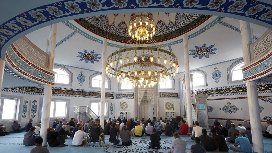 Исправленному верить: как в Германии пытаются «приручить» исламских радикалов