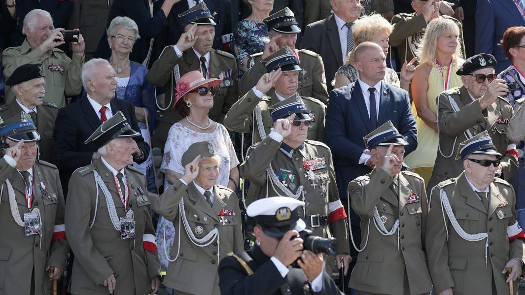 Ветераны на церемонии, посвященной годовщине начала Второй мировой войны в Варшаве