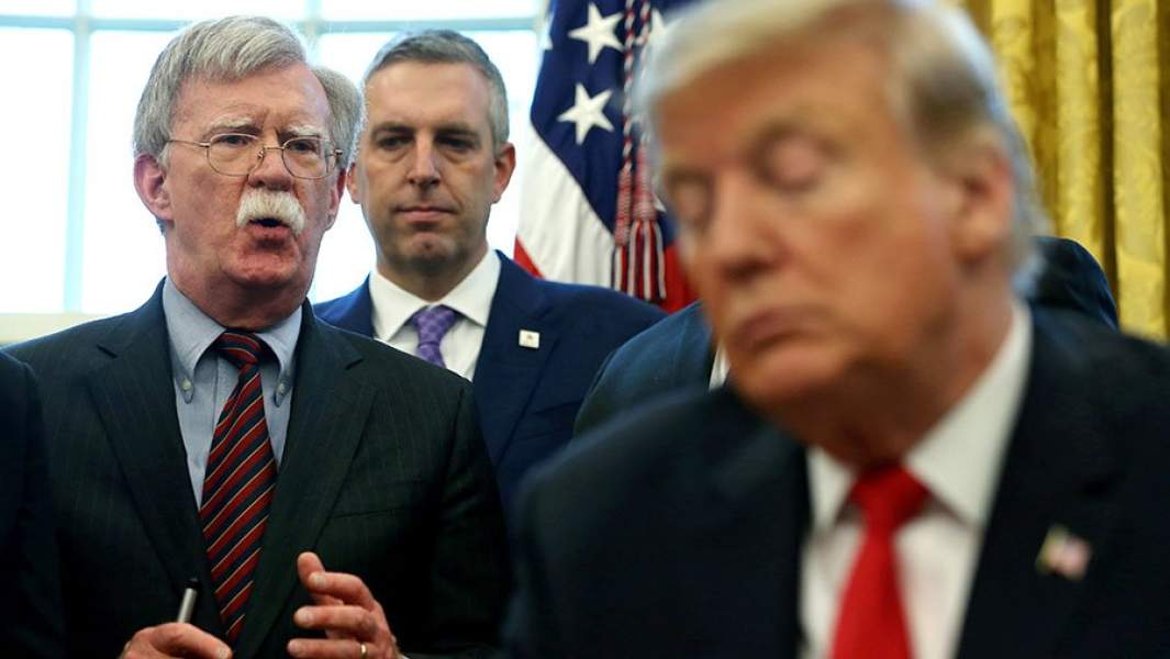 трамп болтон белый дом 