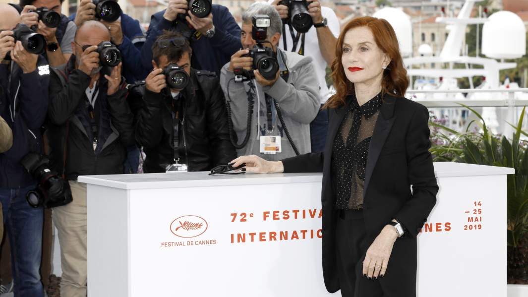 Изабель Юппер - Она / Isabelle Huppert - Elle ( ) — Video | VK