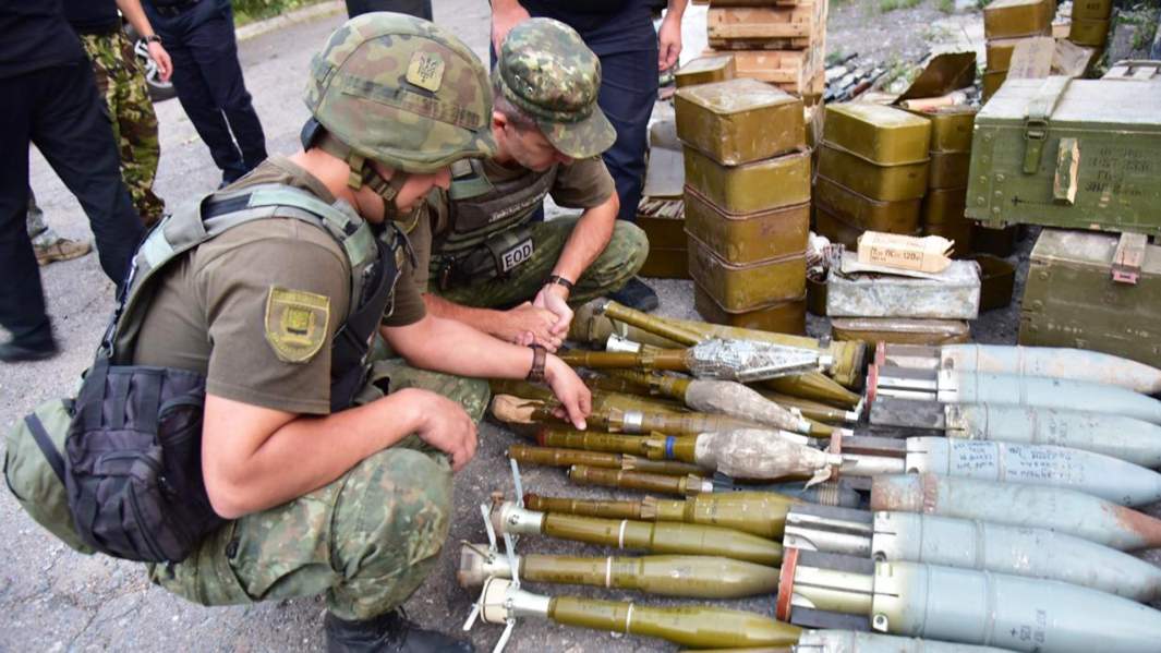 Переданное полиции Украины оружие