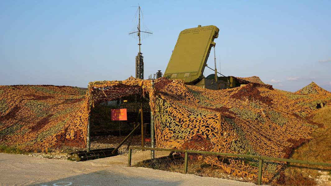 Радиолокационная станция на российской авиабазе Хмеймим