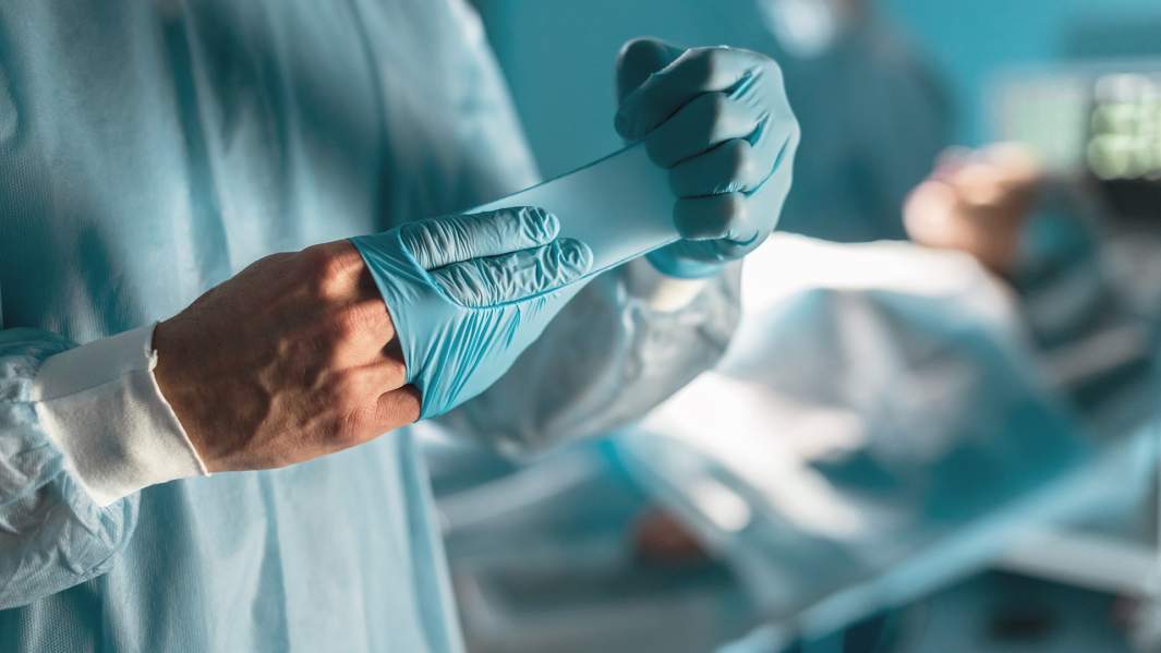 Руки хирурга
