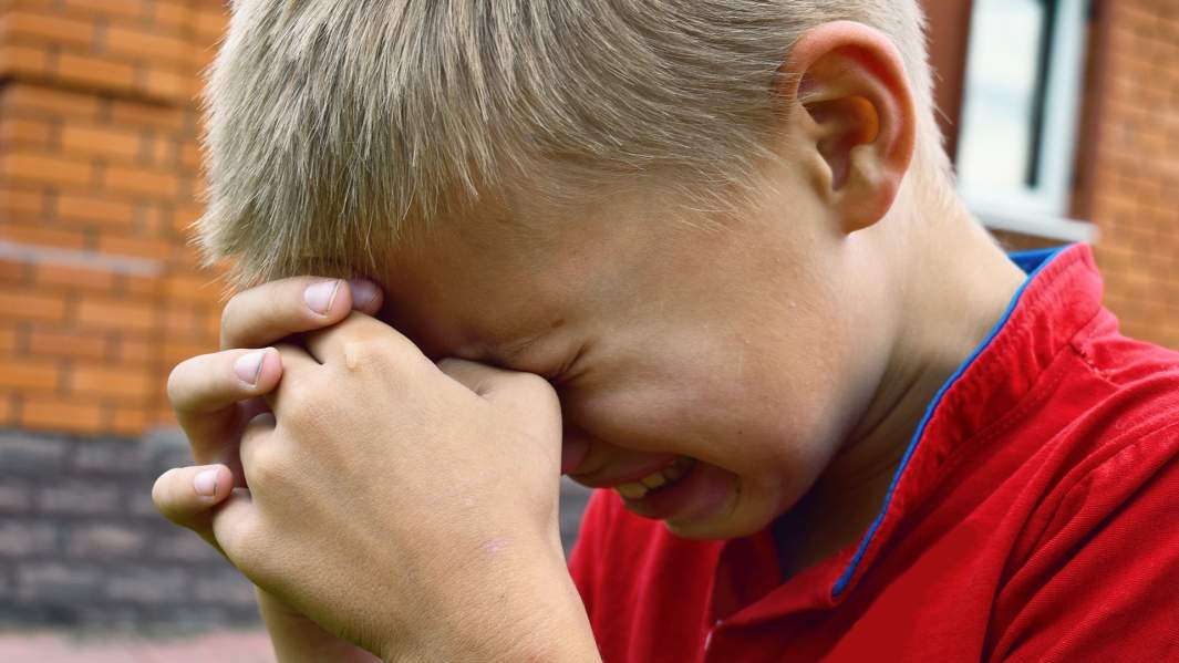 Ребенок кричит