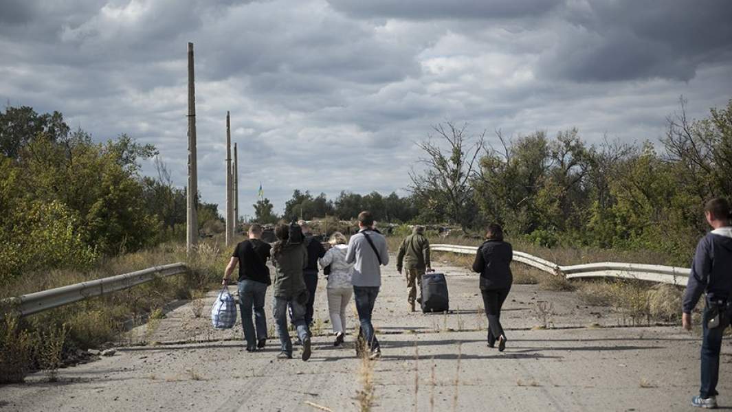 Обмен военнопленными между Донецкой народной республикой (ДНР), Луганской народной республикой (ЛНР) и Украиной по формуле 2 на 4 состоялся на дороге около города Счастье в Луганской области.