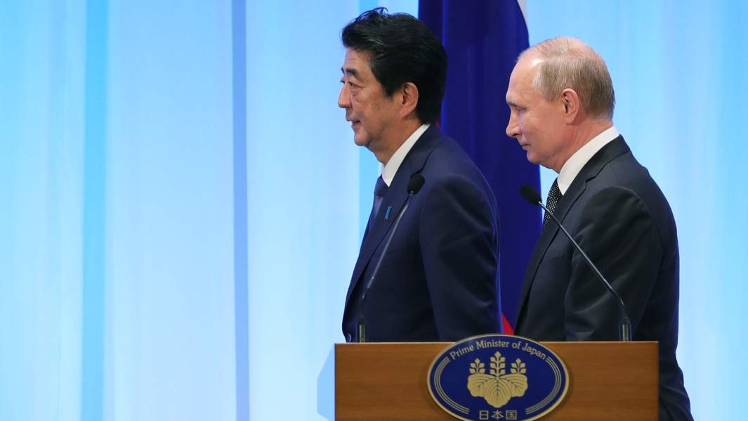 Синдзо Абэ и Владимир Путин