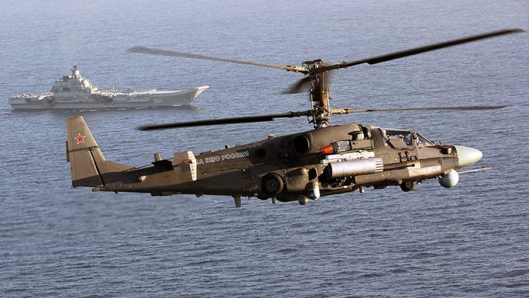 Вертолет Ка-52К и тяжелый авианесущий крейсер «Адмирал Кузнецов». 8 февраля 2017 года