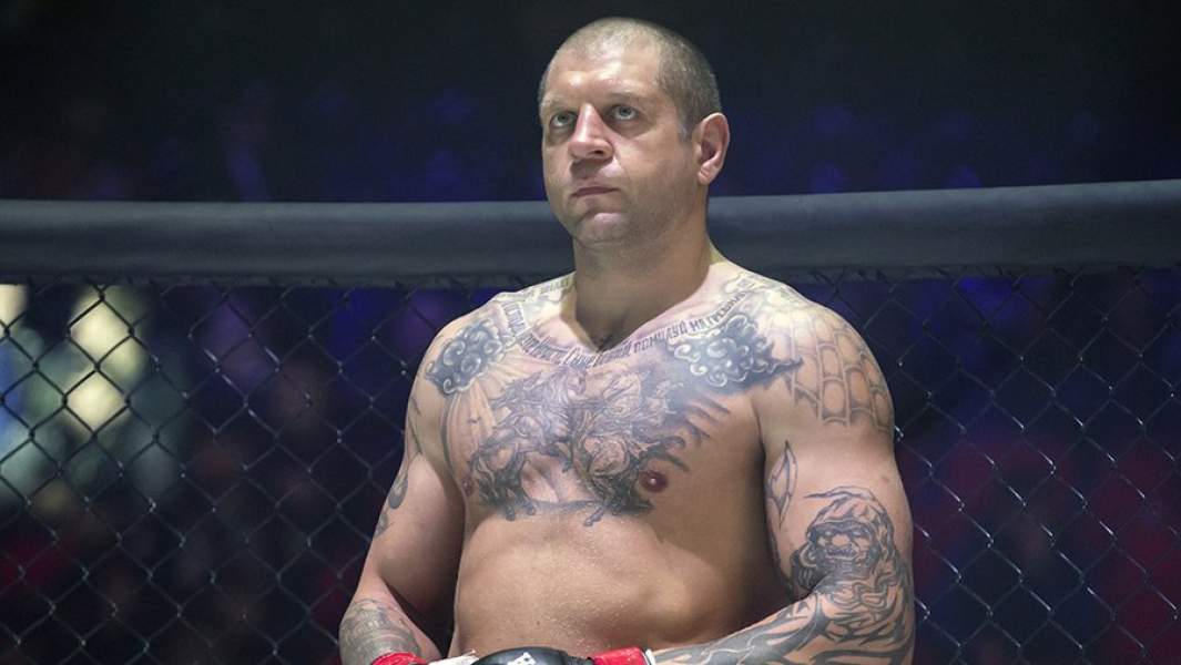 Российский боец смешанного стиля Александр Емельяненко