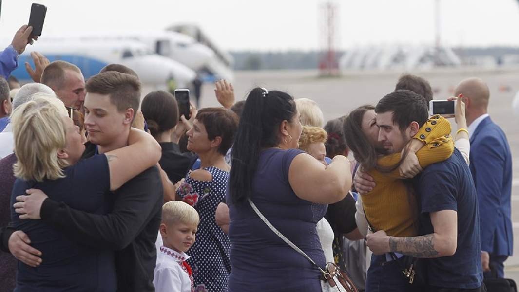 Украина и Россия провели обмен удерживаемыми лицами по формуле "35 на 35"