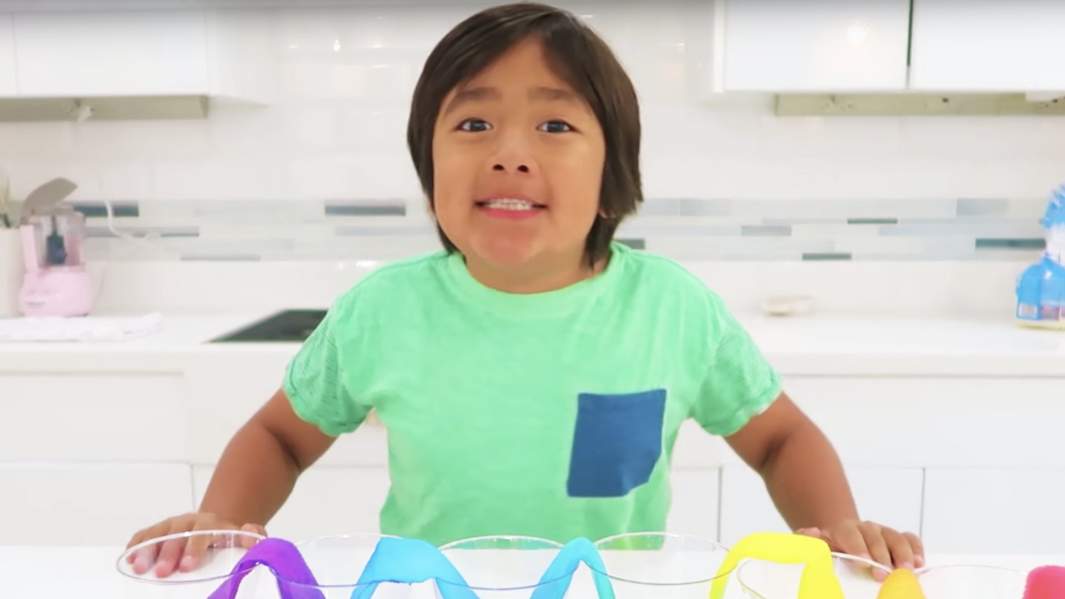 Скриншот с одного из последних видео Райана