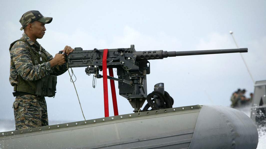 Филиппинский морской патруль у побережья острова Басилан на юге Филиппин