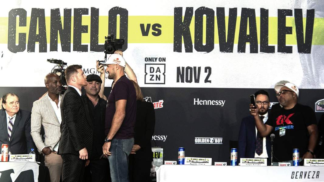 Чемпионы мира по версии WBC в среднем весе Канело Альварес и Сергей Ковалев, Лос-Анджелес